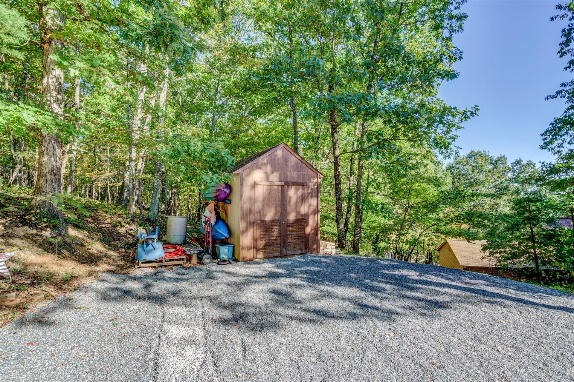 772 Skyview Road Salem, VA 24153 - Photo 34 of 41 a view of outdoor space with entertaining space