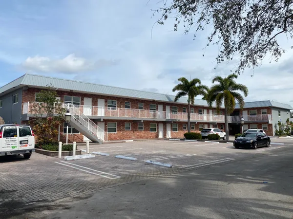 $1,700 | 853 Southeast 4th Court, Unit 16, Deerfield Beach, FL 33441