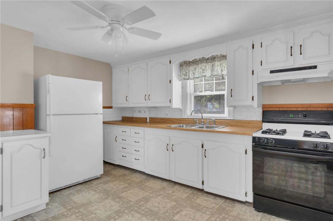216 Riverside Avenue Warwick, RI 02889 - Photo 5 of 30