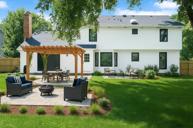 $750,000 | 805 Potomac Avenue, Naperville, IL 60565