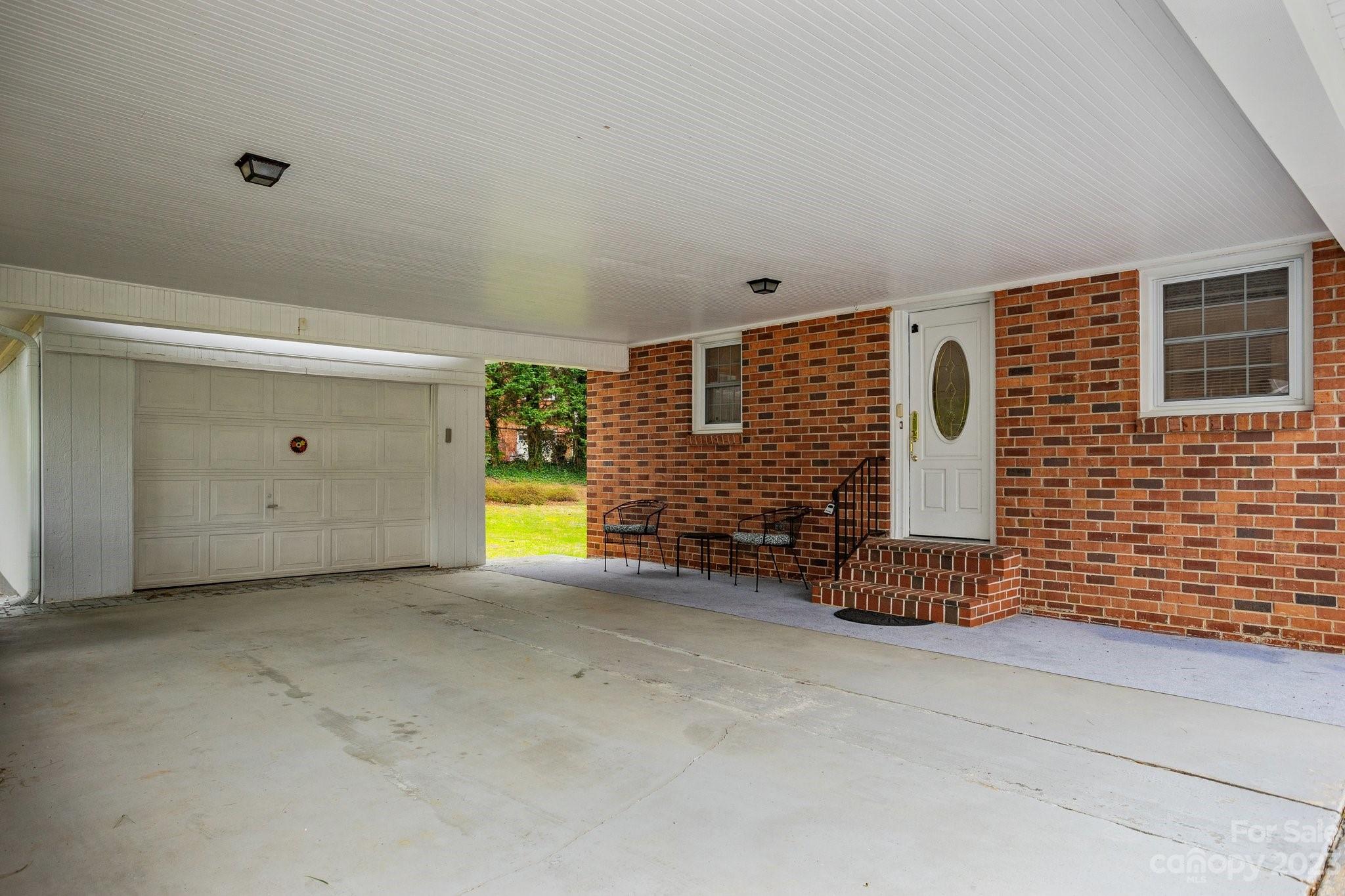 1045 Huntingdon Road Winston-Salem, NC 27104 - Photo 5 of 45 Gallery Image 5