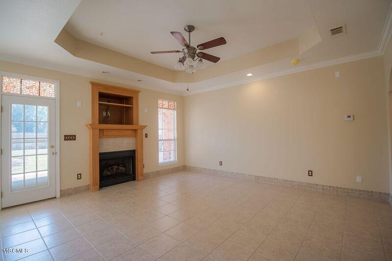 8921 Spring Avenue Ocean Springs, MS 39564 - Photo 3 of 18 8921%20Spring%20Ave-108_preview