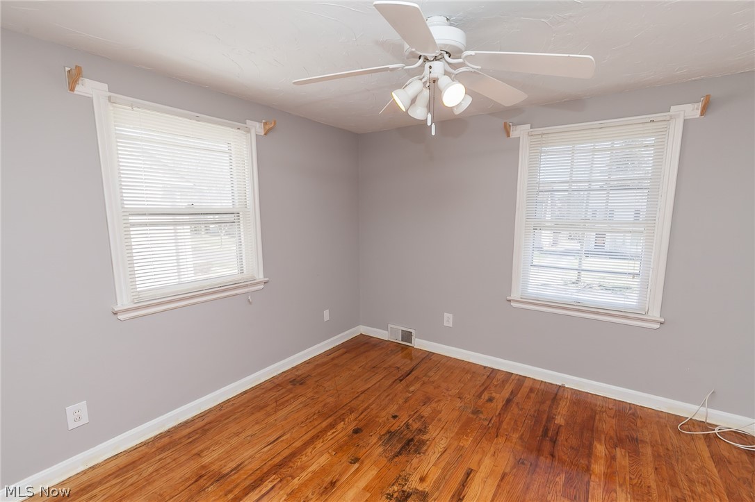 2212 Barrington Road Cleveland, OH 44118 - Photo 26 of 35