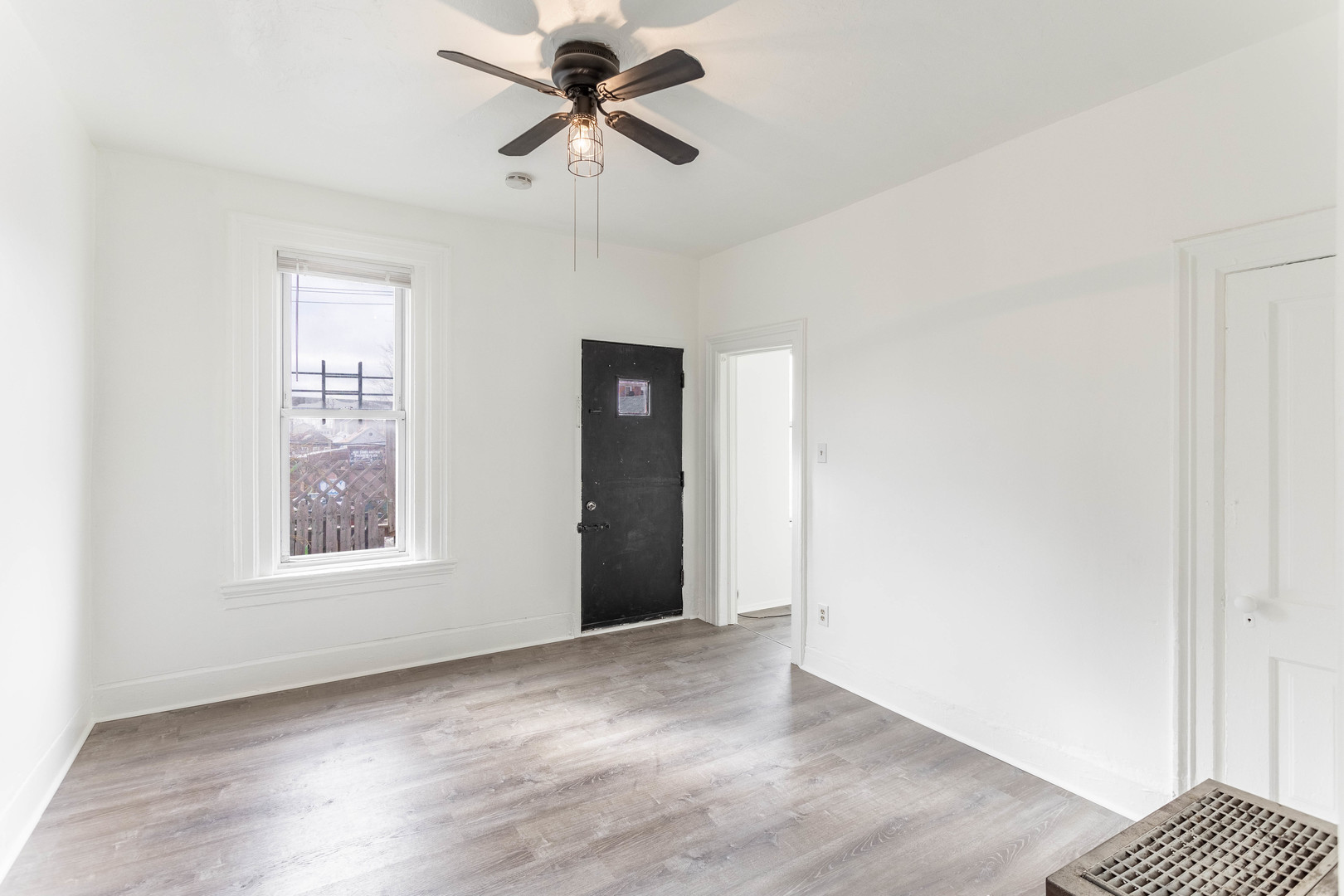 1115 West 17th Street, Unit 2R Chicago, IL 60608 - Photo 7 of 11