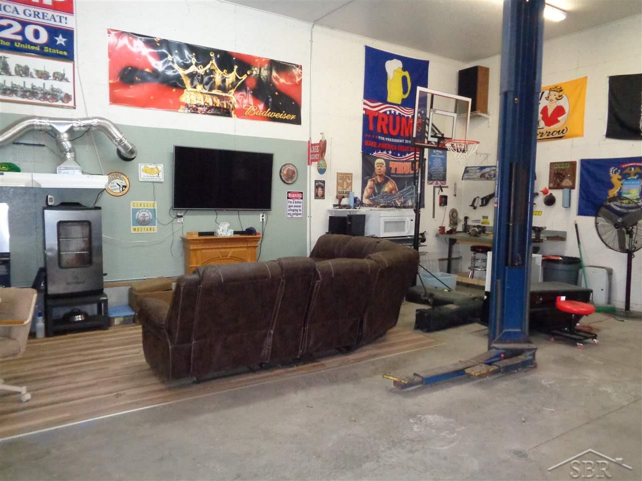9740 E Road Burt, MI 48417 - Photo 37 of 45 50074087-36.JPG