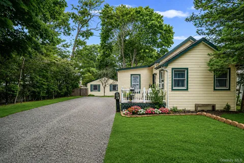 $440,000 | 36 Rosalie Place, Patchogue, NY 11772