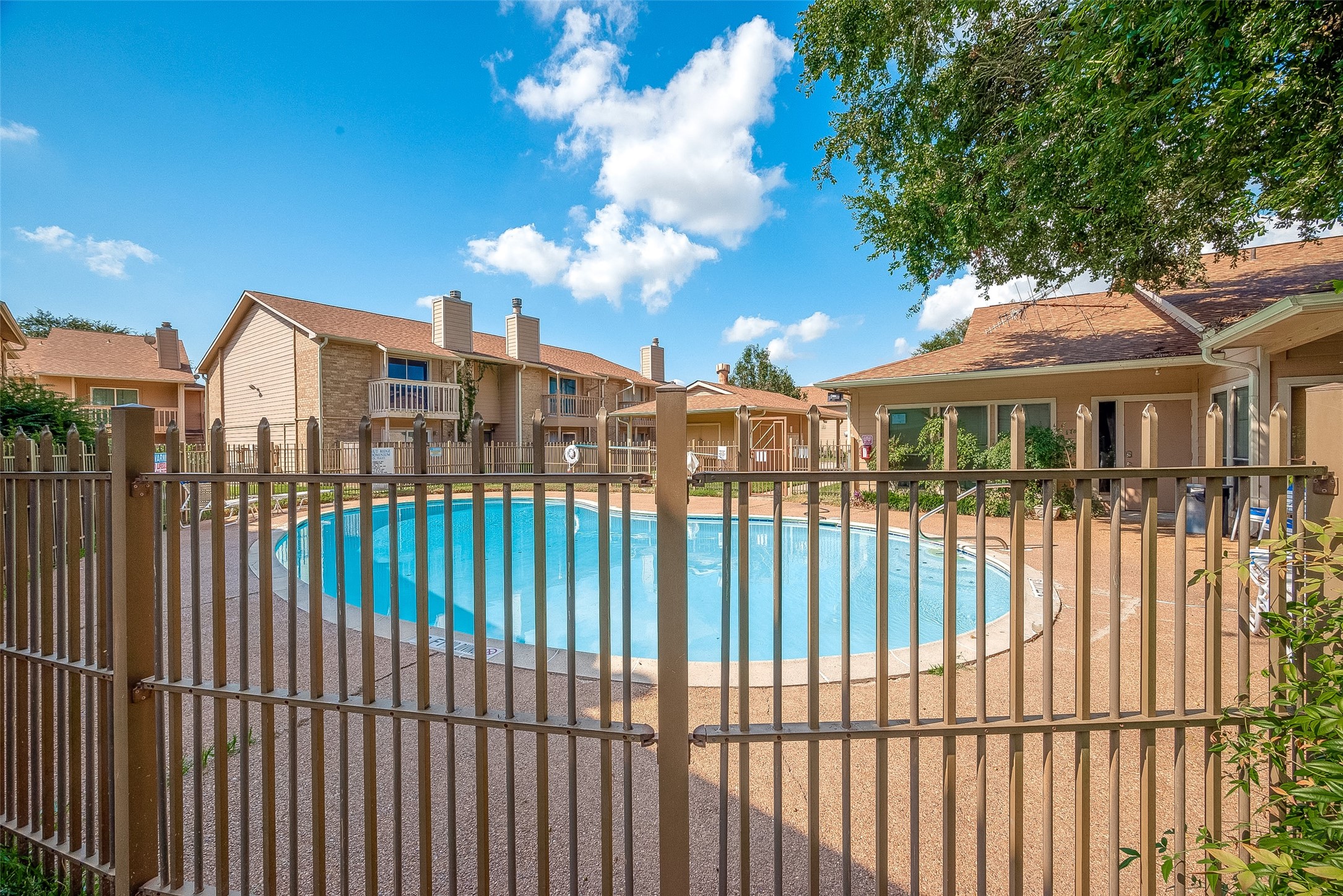 1505 Ward Road, Unit 214 Baytown, TX 77520 - Photo 25 of 33 Pool