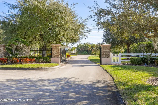 $850,000 | 2402 Westhorpe Drive, Malabar, FL 32950
