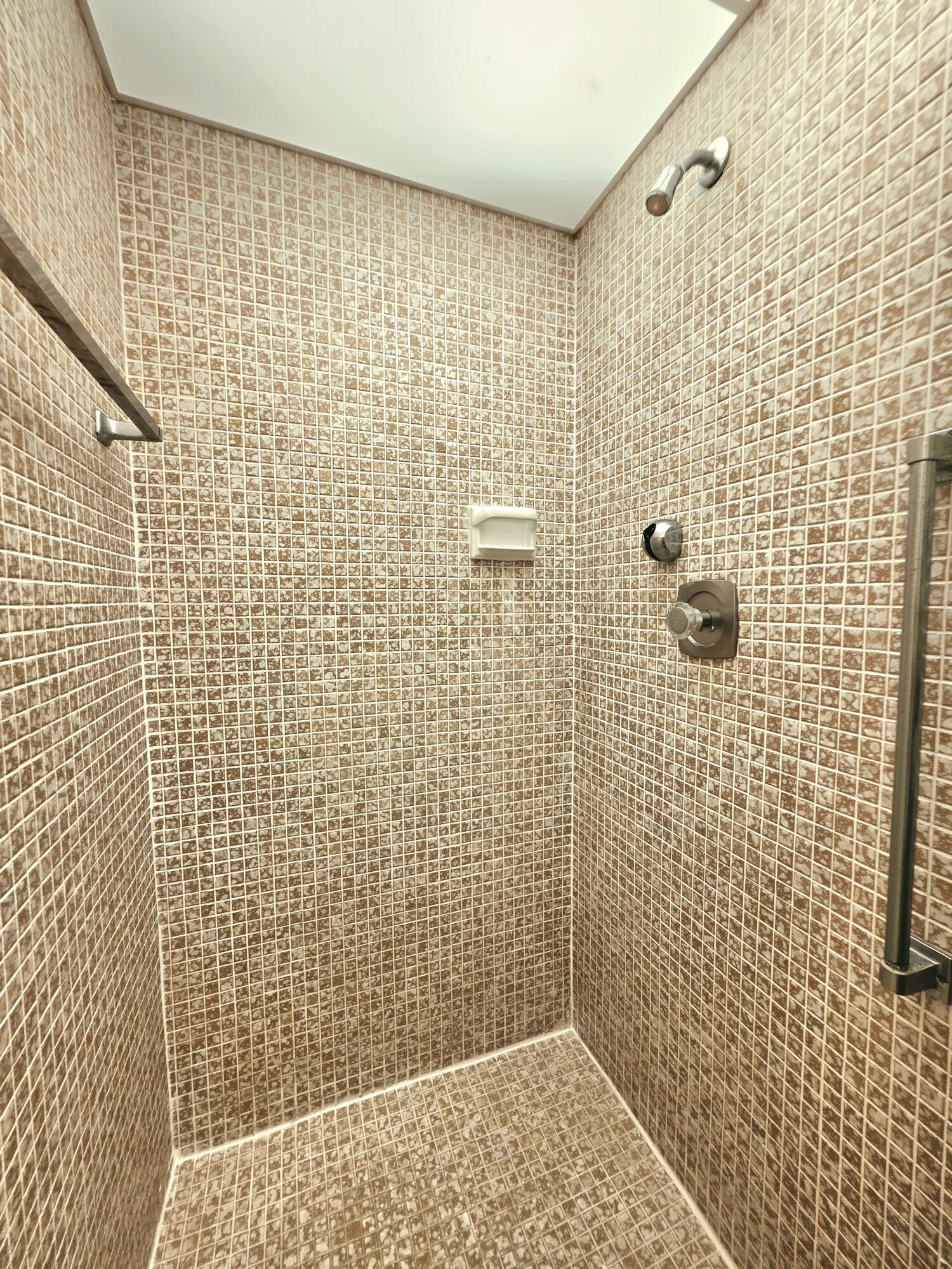 719 Flanders O Delray Beach, FL 33484 - Photo 15 of 22 20260426_140037