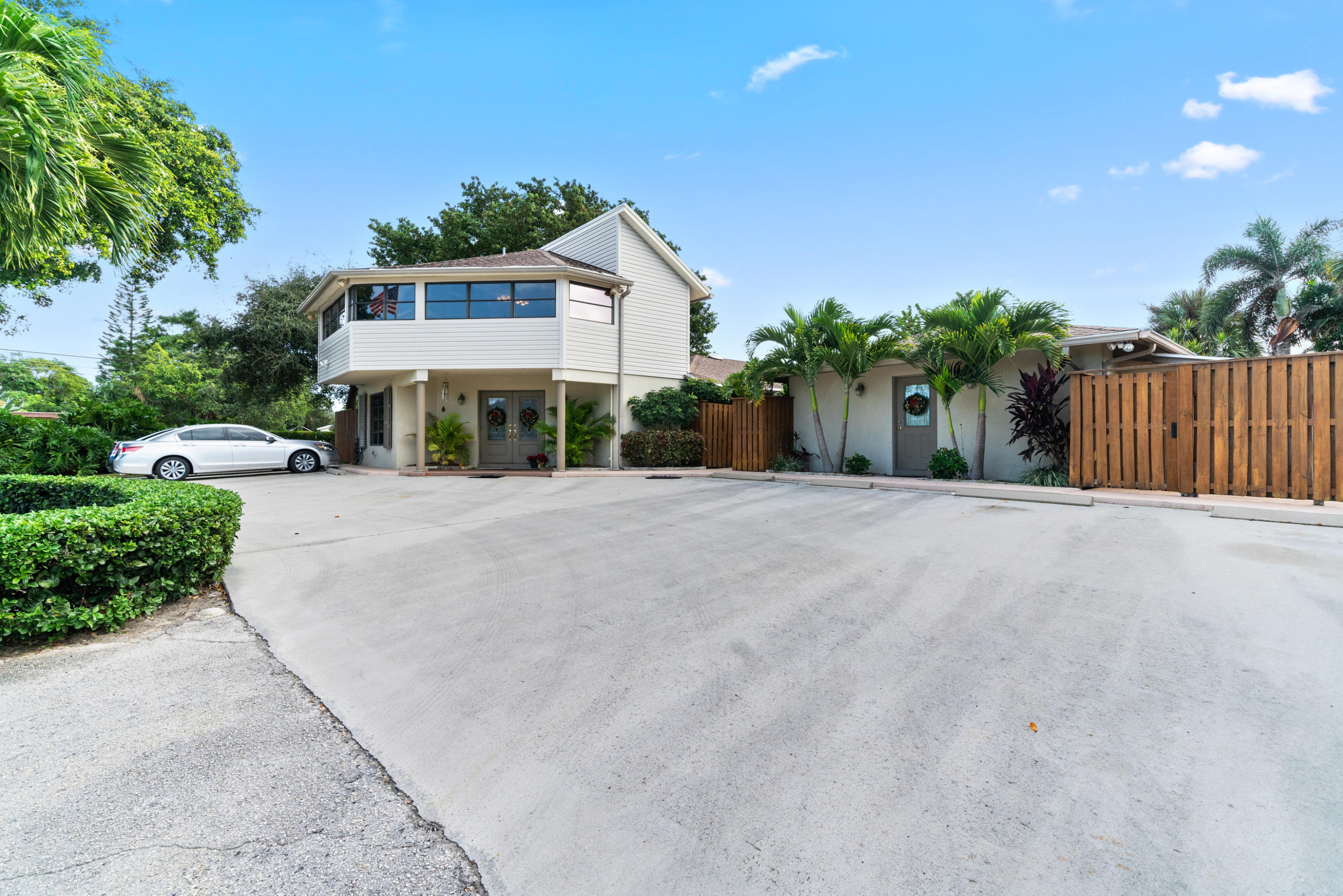 2016 Joy-Rene Lane North Palm Beach, FL 33408 - Photo 5 of 24 PARKING 2