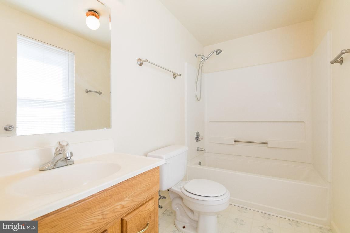 13006 Country Ridge Drive Germantown, MD 20874 - Photo 14 of 25 Master BR Private Master Bath