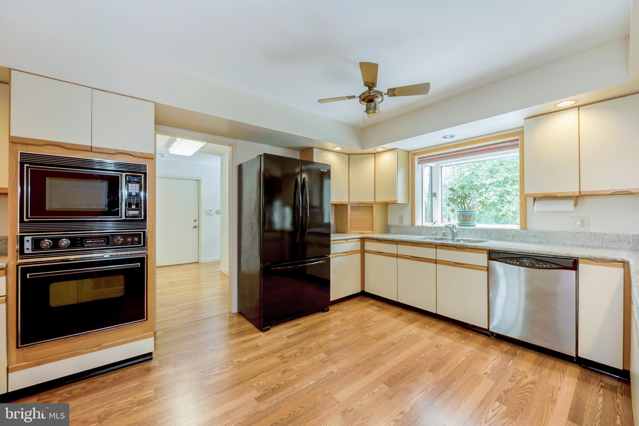 48 Crown Road Ewing, NJ 08638 - Photo 15 of 34 Kitchen