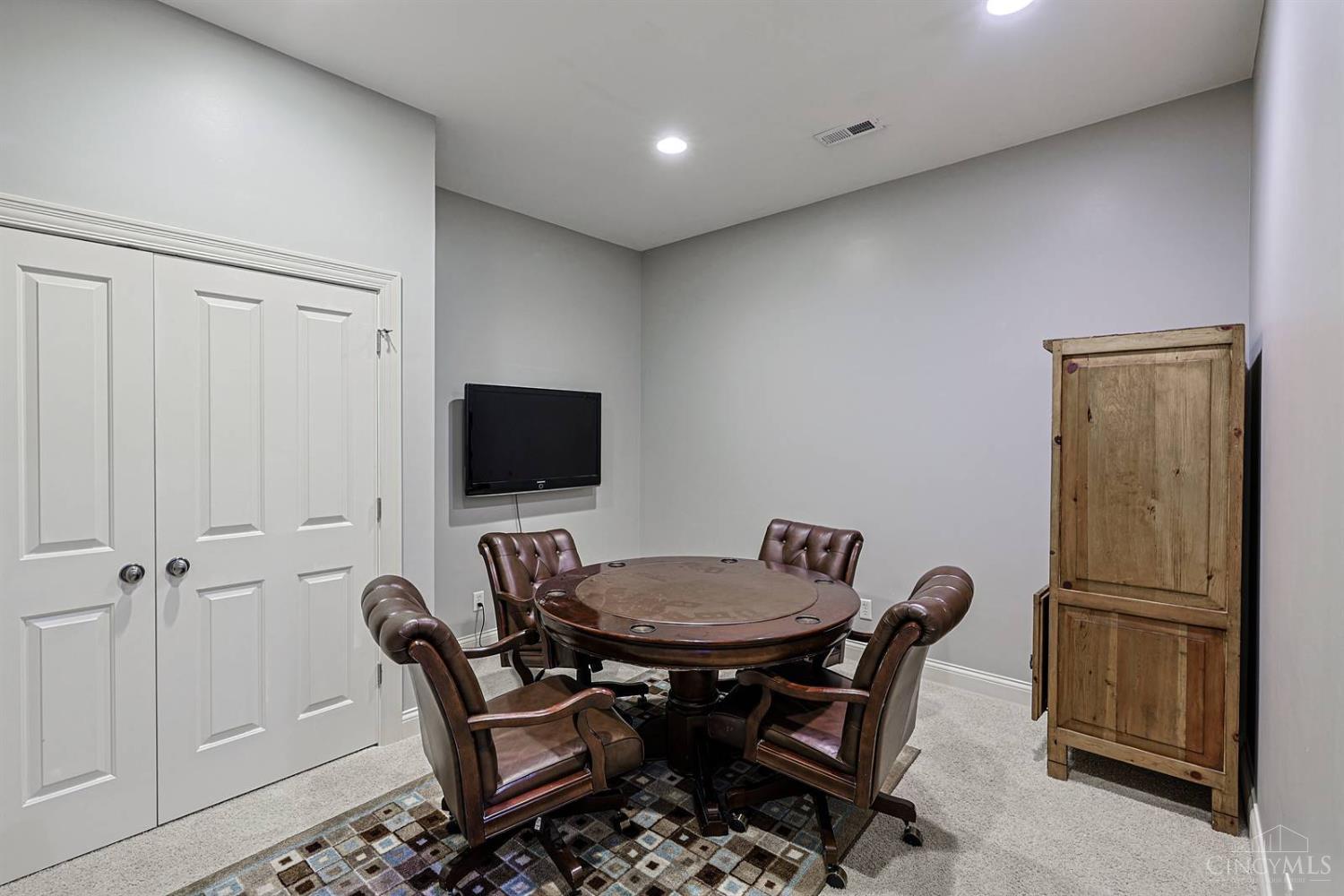 376 Compton Road Wyoming, OH 45215 - Photo 49 of 84