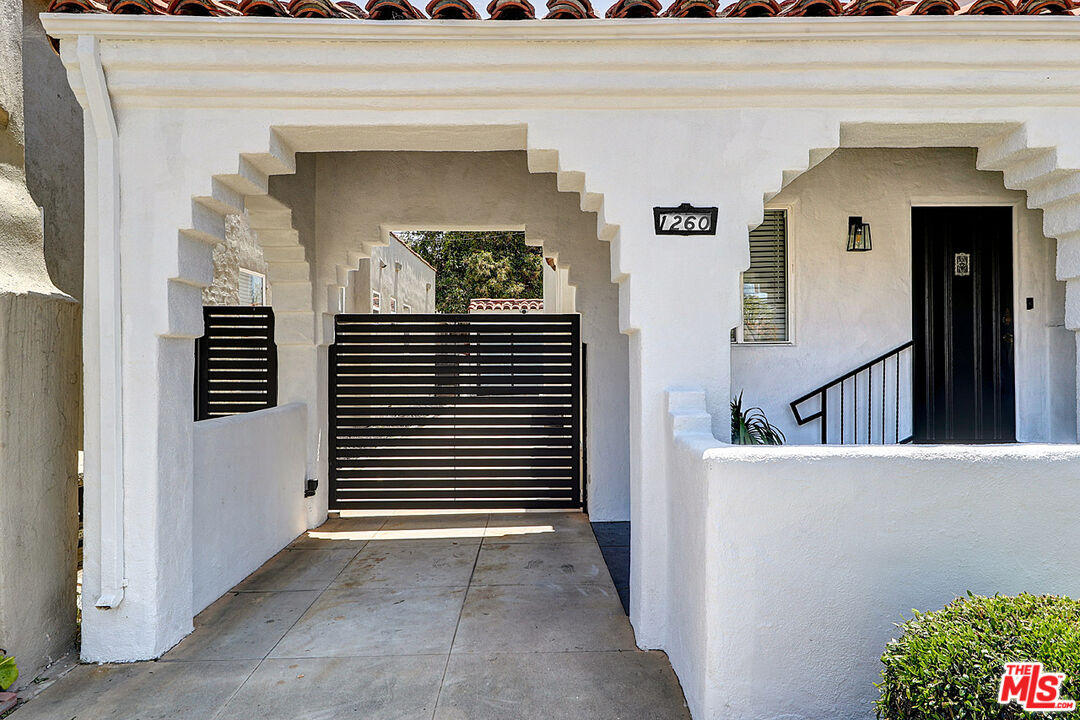 1260 West 81st Street Los Angeles, CA 90044 - Photo 28 of 33