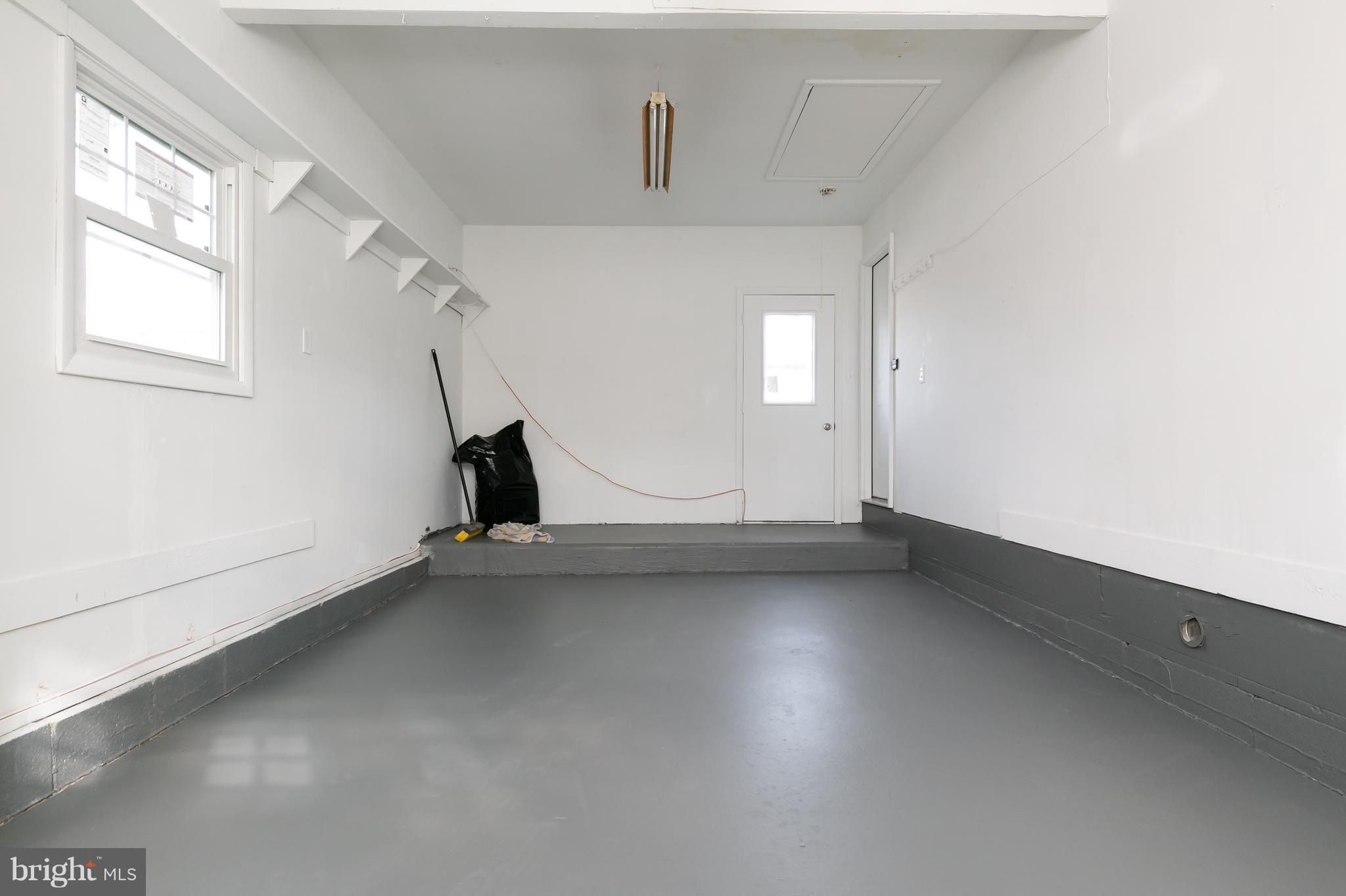 126 Eaton Road Pennsville, NJ 08070 - Photo 26 of 29 an empty room with windows