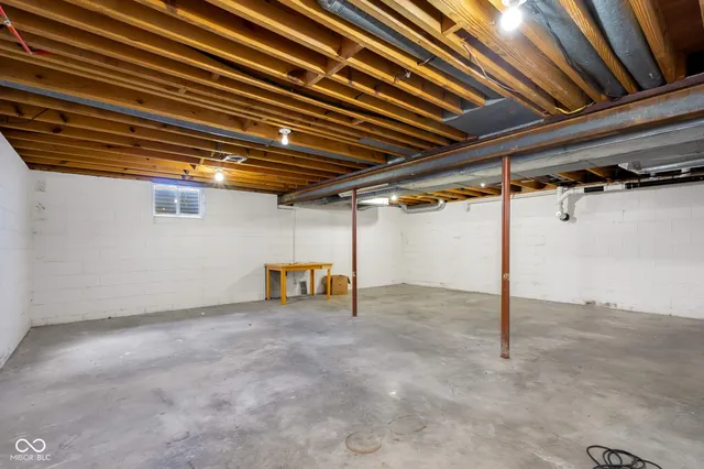 $697,000 | 4872 South Poplar Drive, Columbus, IN 47201