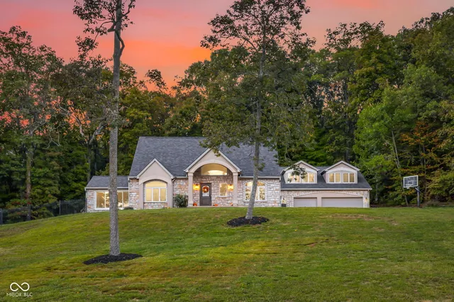 $697,000 | 4872 South Poplar Drive, Columbus, IN 47201