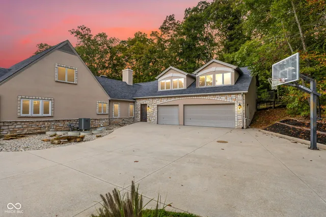 $697,000 | 4872 South Poplar Drive, Columbus, IN 47201