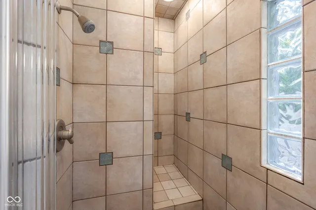 $697,000 | 4872 South Poplar Drive, Columbus, IN 47201