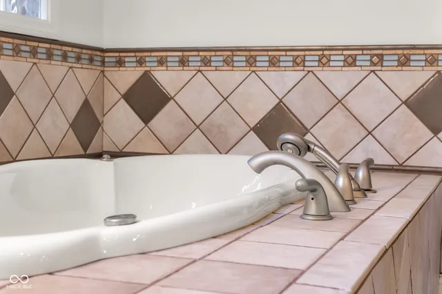 $697,000 | 4872 South Poplar Drive, Columbus, IN 47201