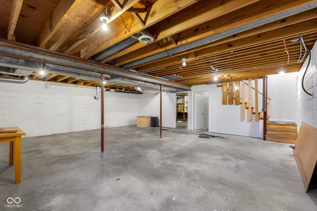 $697,000 | 4872 South Poplar Drive, Columbus, IN 47201