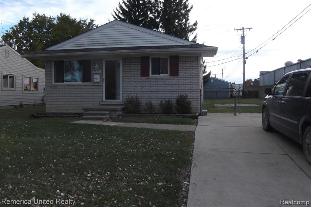 29221 Barrington Street Inkster, MI 48141 - Photo 1 of 13