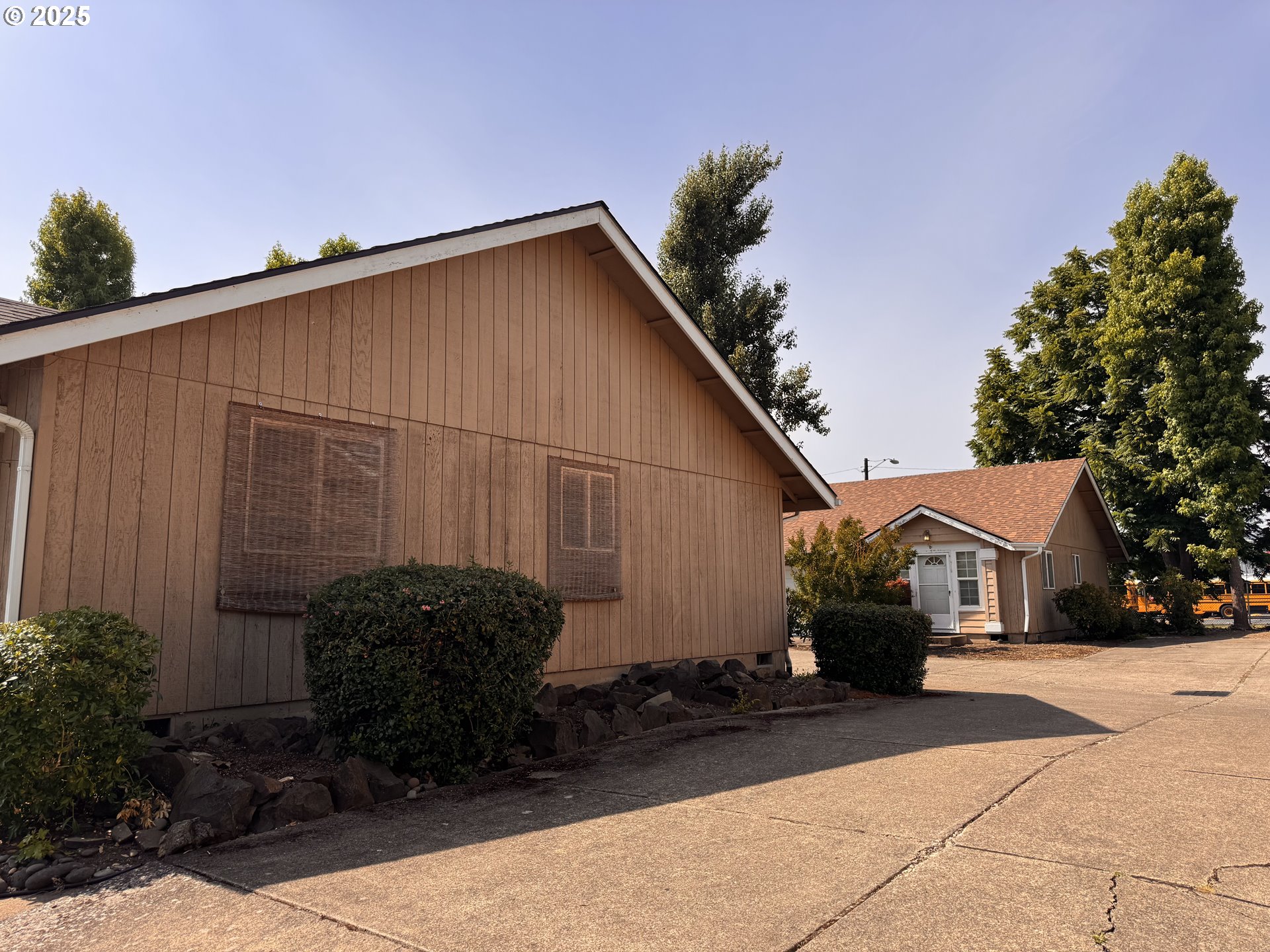 5894 A Street Springfield, OR 97478 - Photo 3 of 11