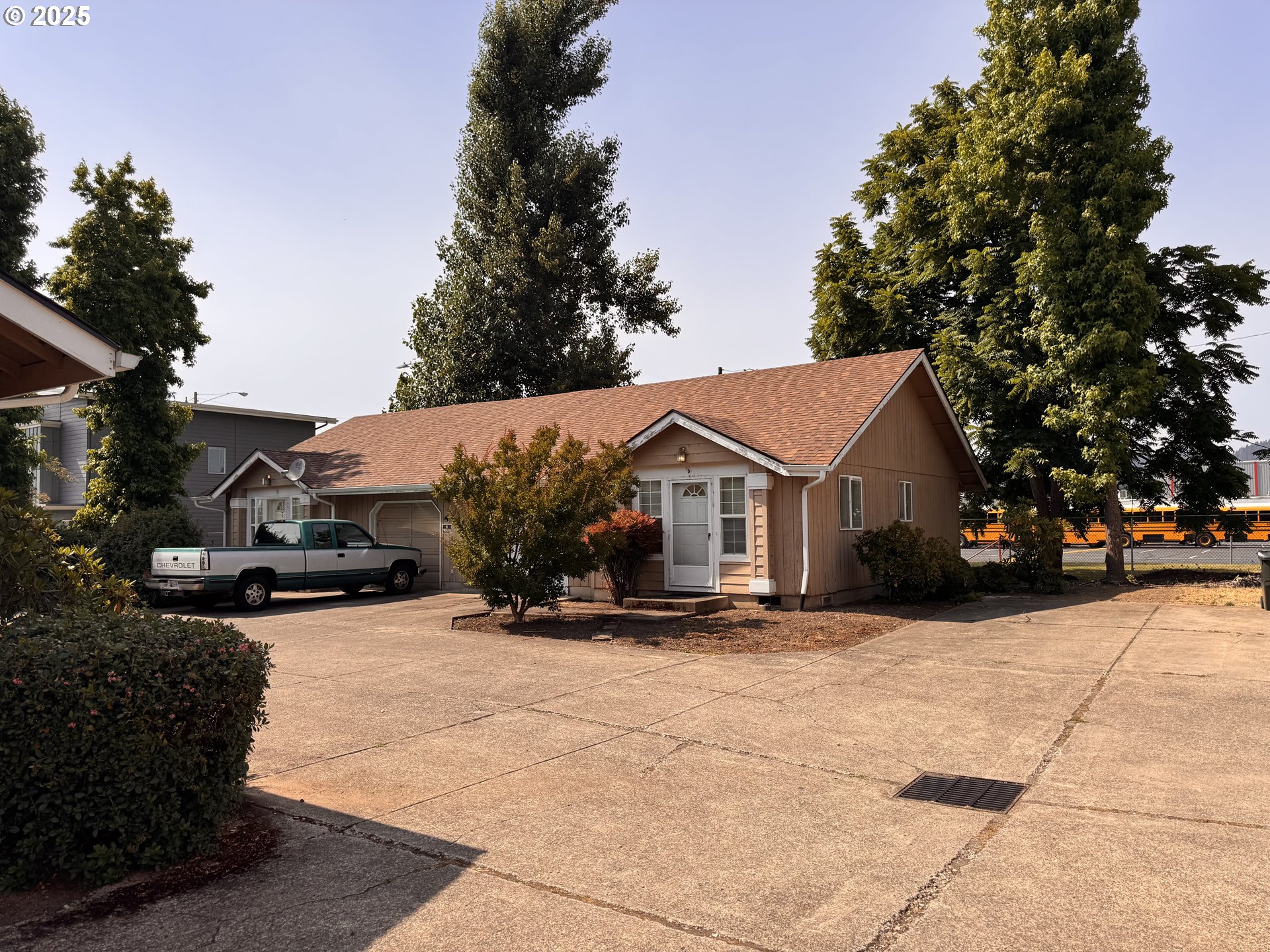 5894 A Street Springfield, OR 97478 - Photo 4 of 11