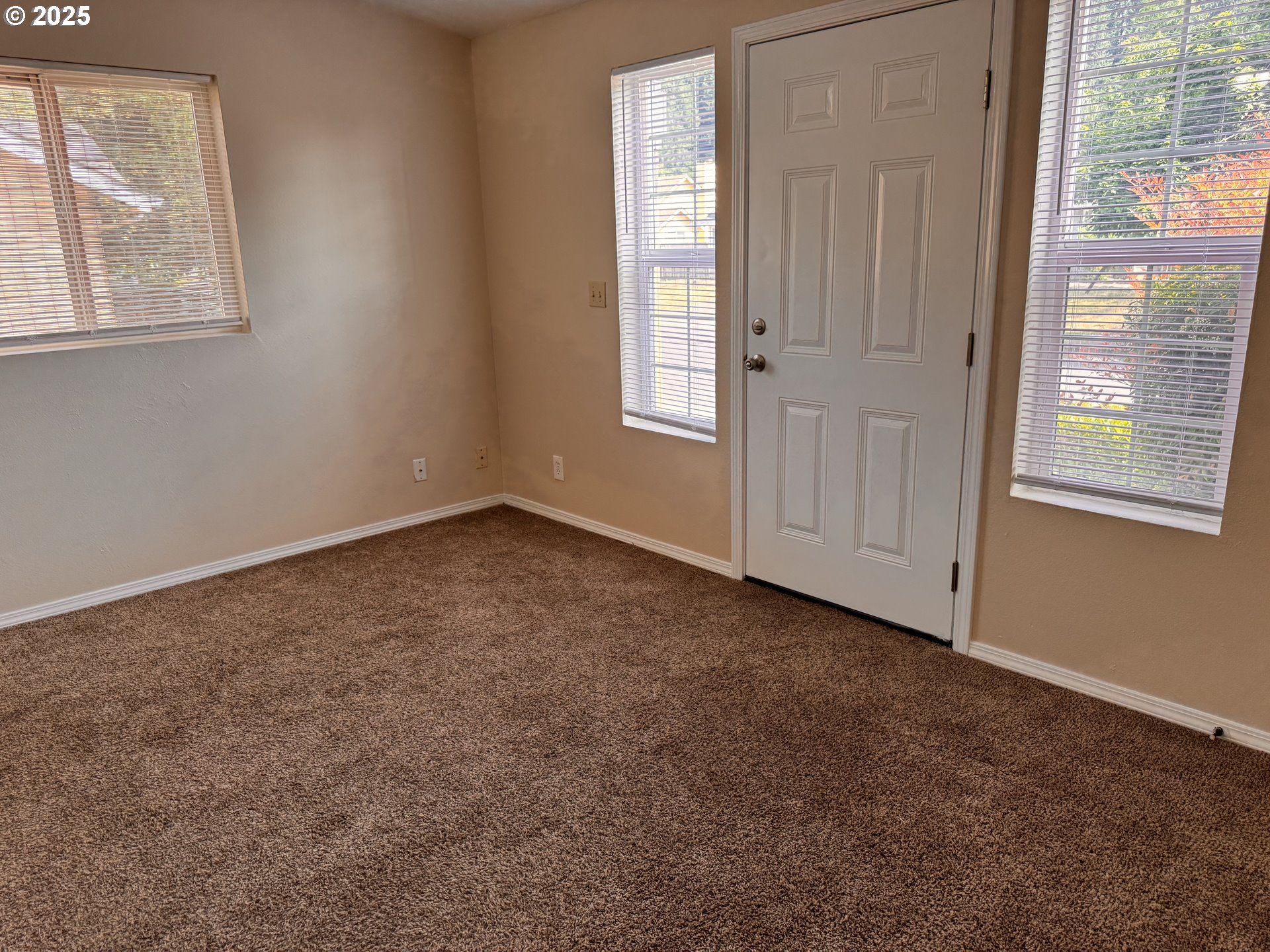 5894 A Street Springfield, OR 97478 - Photo 5 of 11