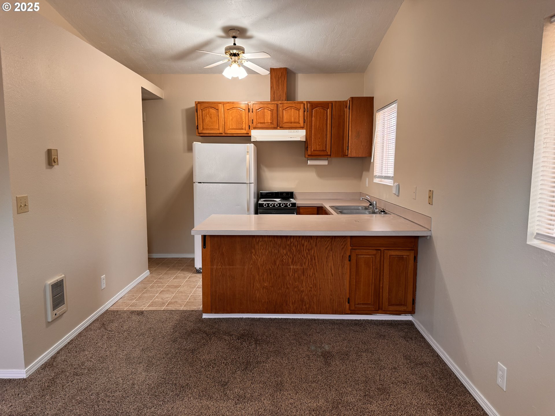 5894 A Street Springfield, OR 97478 - Photo 7 of 11