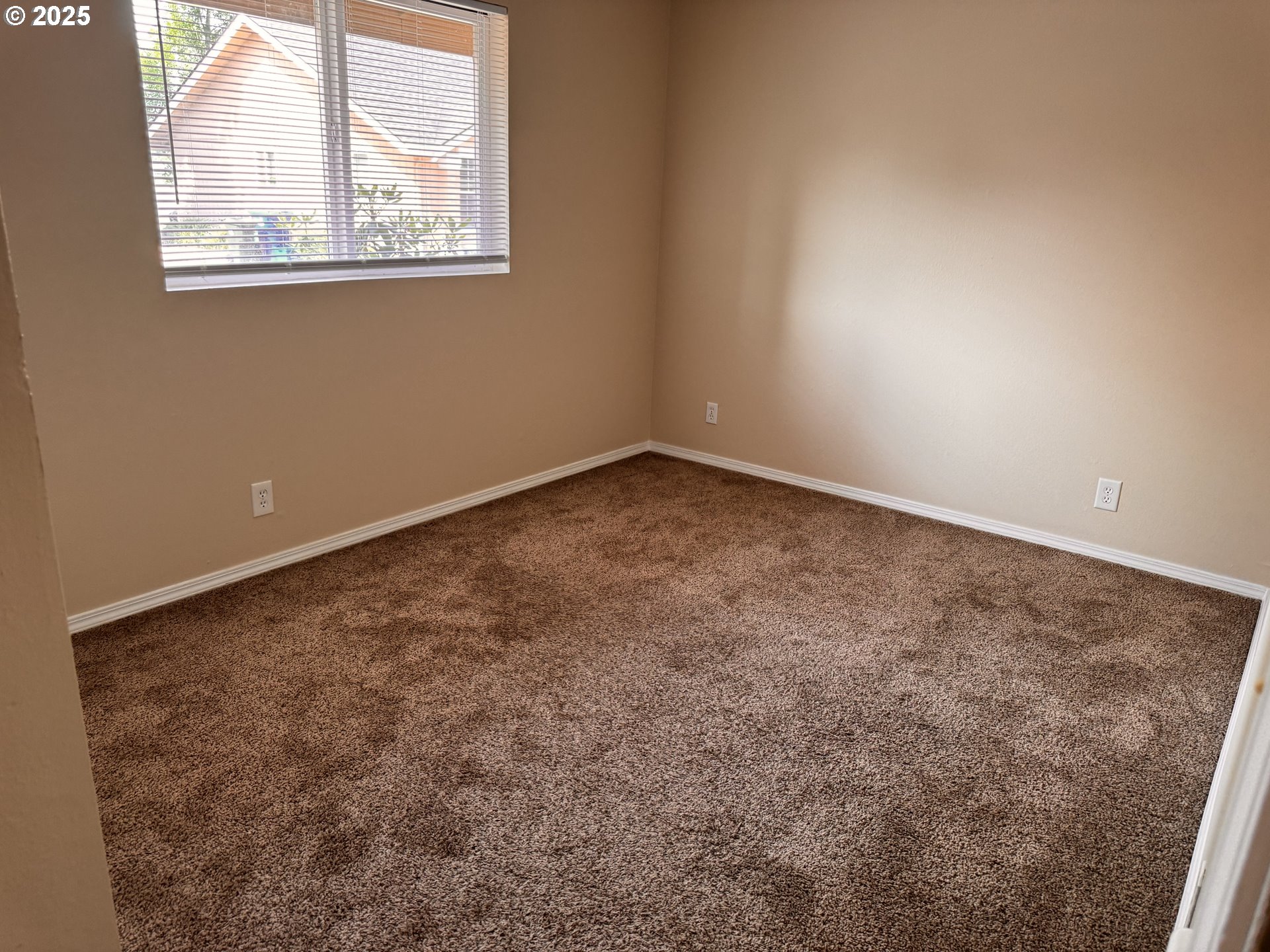 5894 A Street Springfield, OR 97478 - Photo 8 of 11