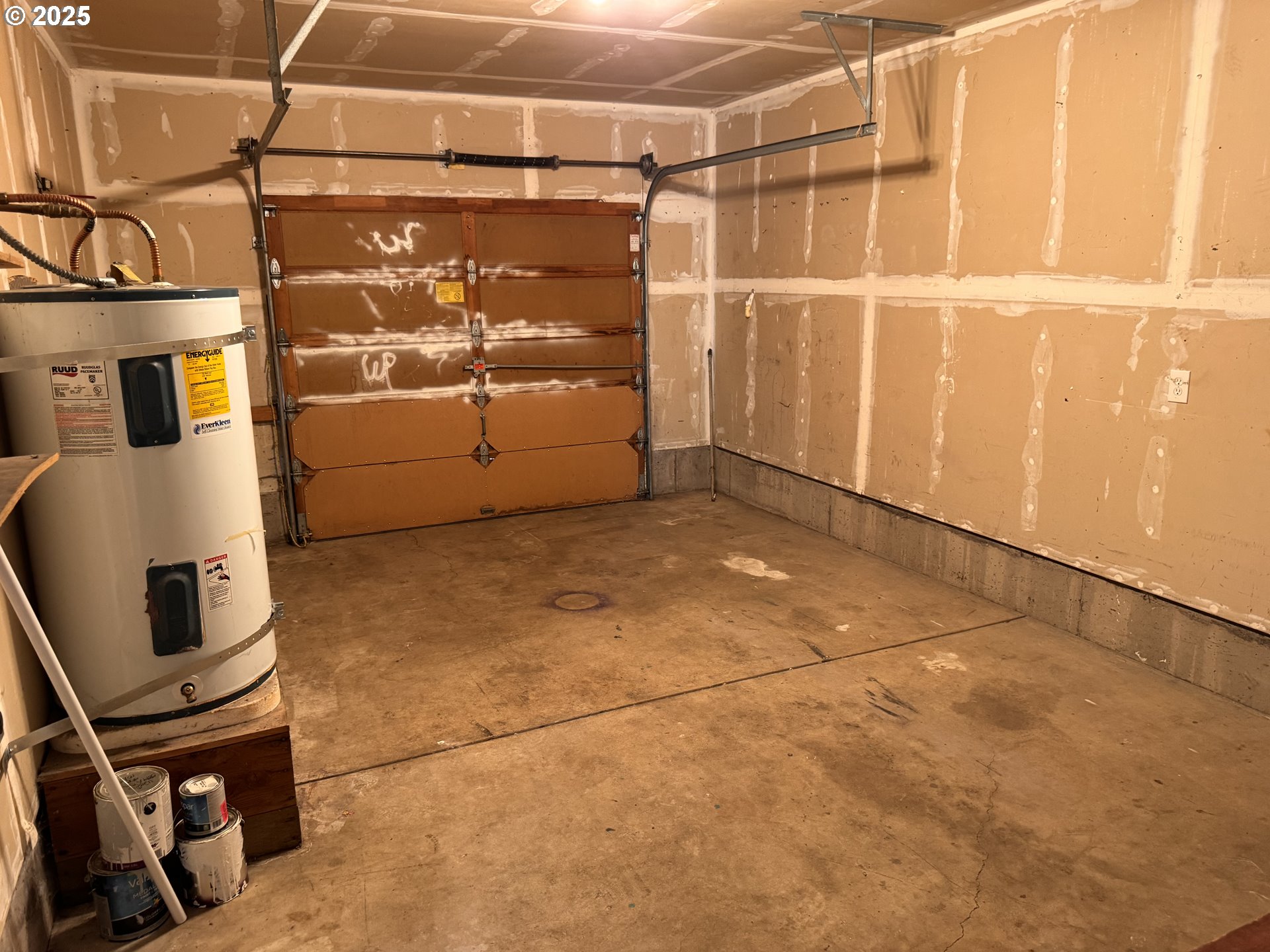 5894 A Street Springfield, OR 97478 - Photo 10 of 11