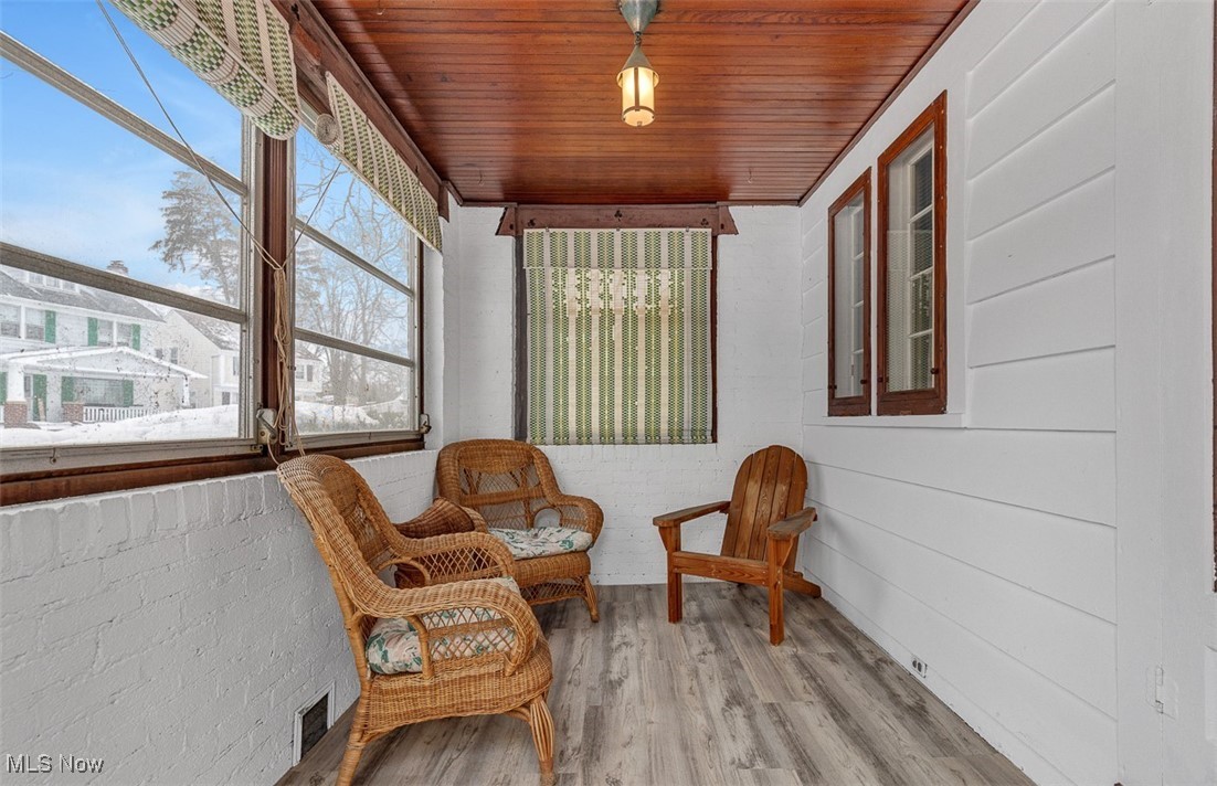 3462 Doris Road Cleveland, OH 44111 - Photo 4 of 19 Gallery Image 4