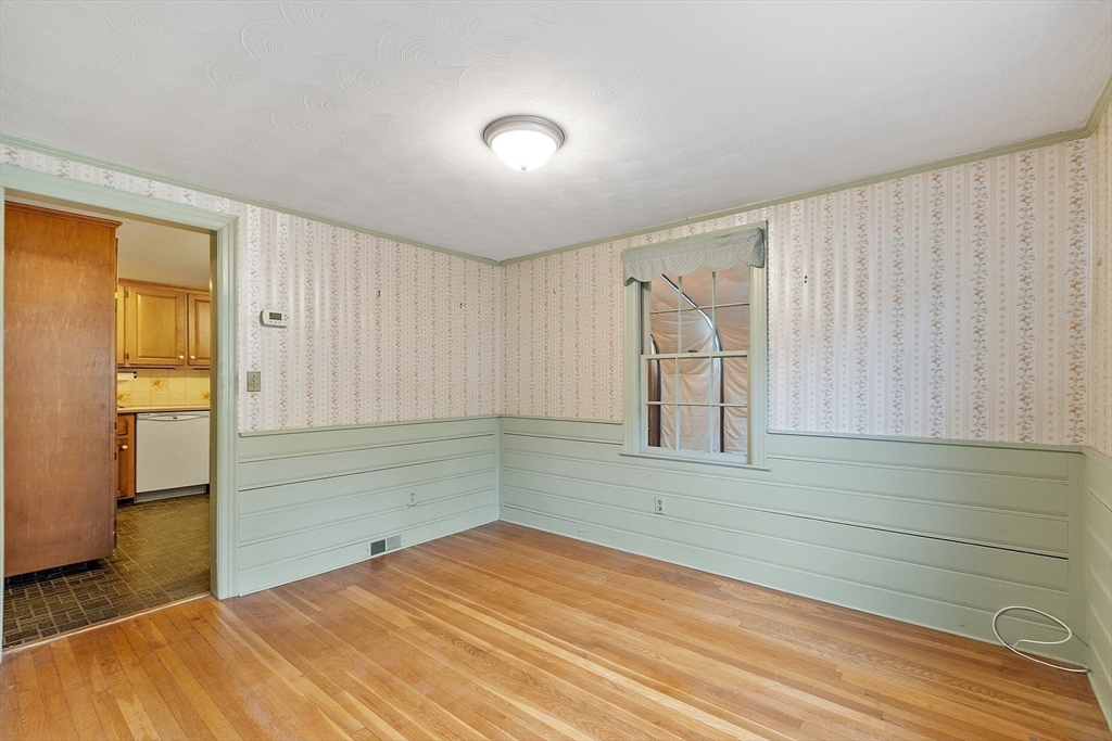 71 Wescroft Road Reading, MA 01867 - Photo 13 of 40 Gallery Image 13
