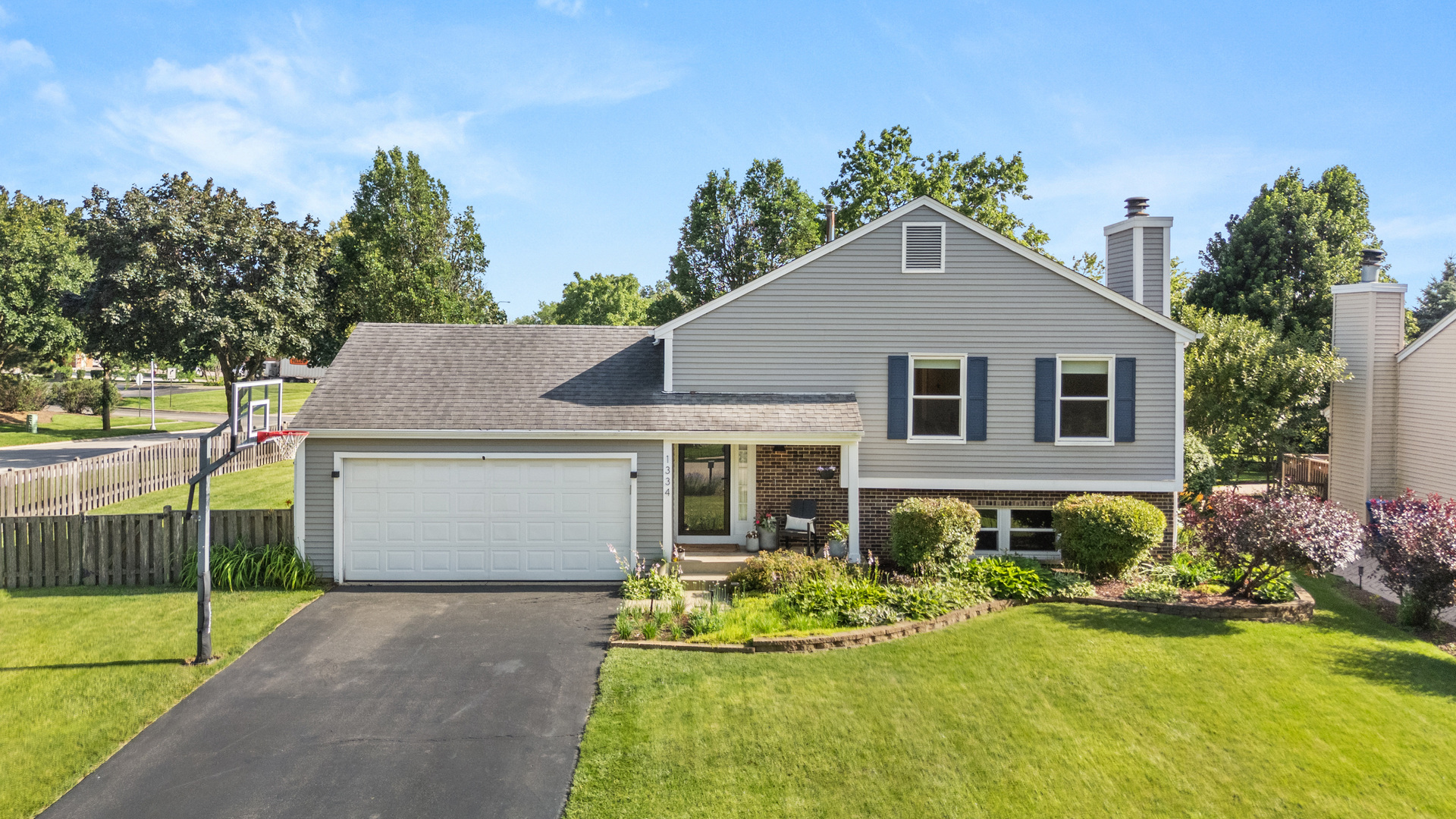 1334 Hill Road Geneva, IL 60134 - Photo 3 of 32