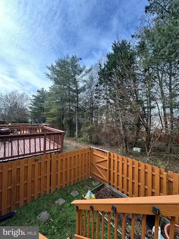 $1,395 | 6046 Joust Lane, Alexandria, VA 22315