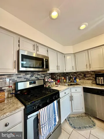 $1,395 | 6046 Joust Lane, Alexandria, VA 22315