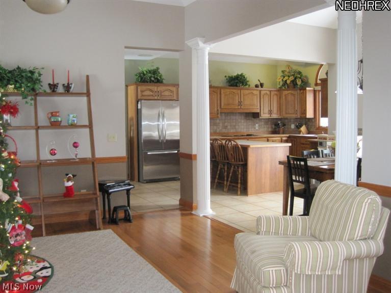 3683 Spring Valley Road Akron, OH 44333 - Photo 4 of 25
