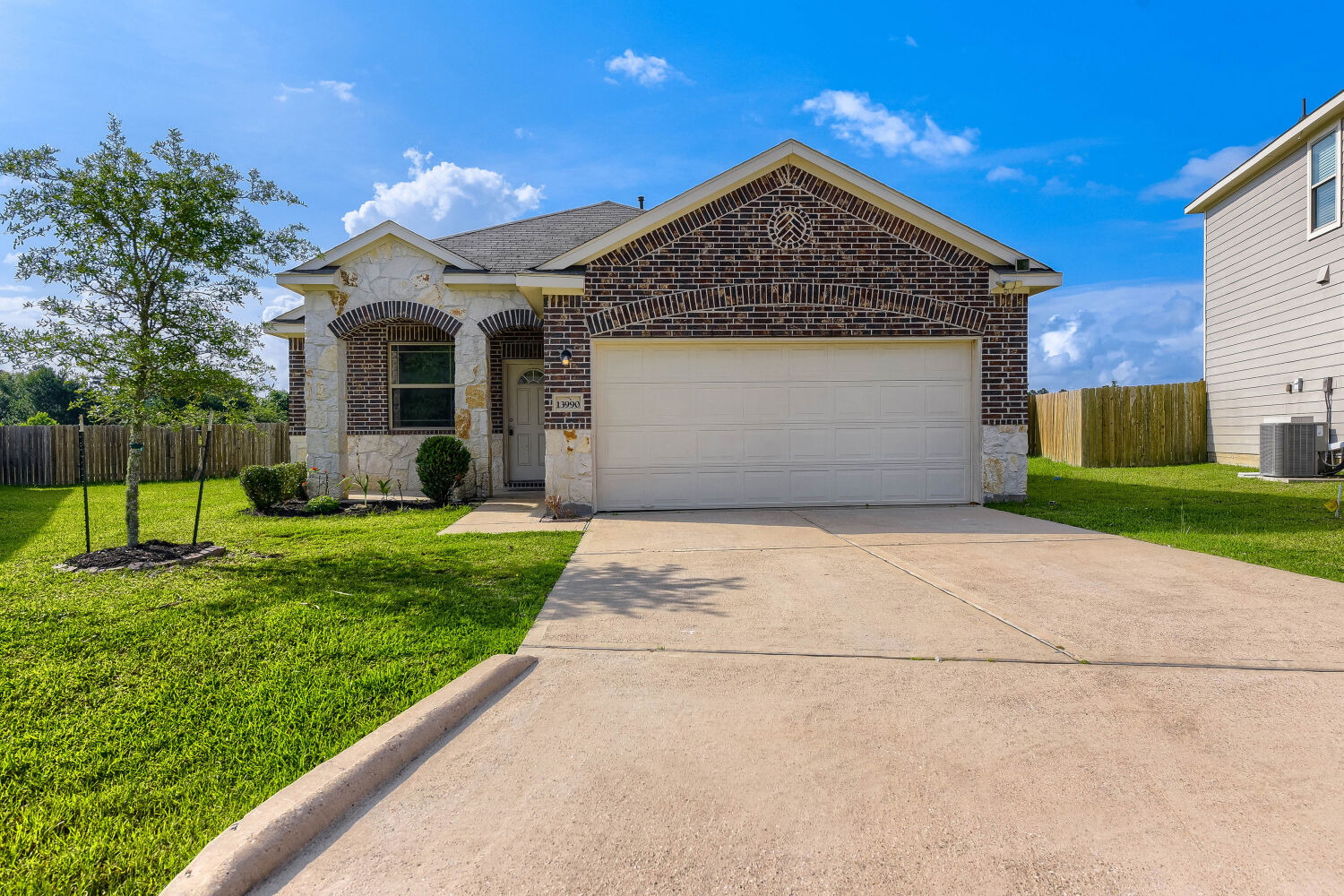 13990 Katlin Road Conroe, TX 77306 - Photo 2 of 28
