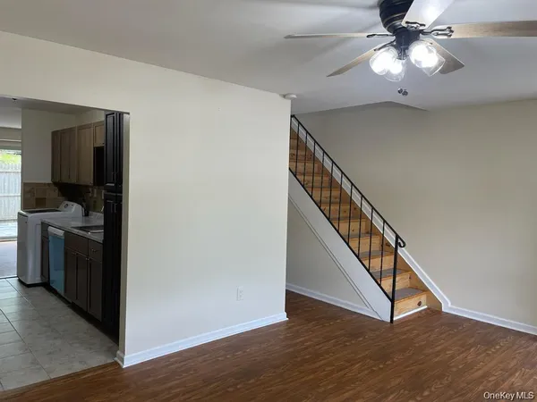 $349,000 | 95 Hill Court, Calverton, NY 11933