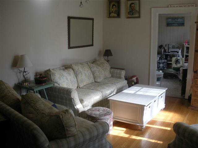 2501 Tillett Road Southwest Roanoke, VA 24015 - Photo 4 of 19 DSCN4383