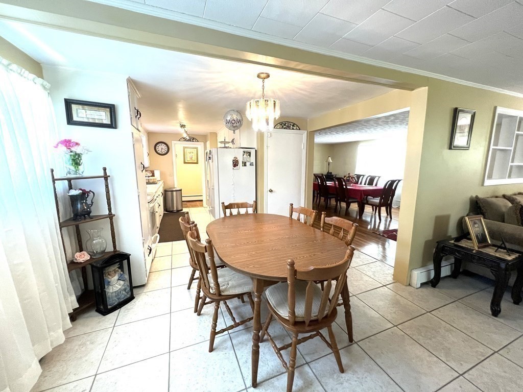 14 Rydal Street Worcester, MA 01602 - Photo 3 of 39