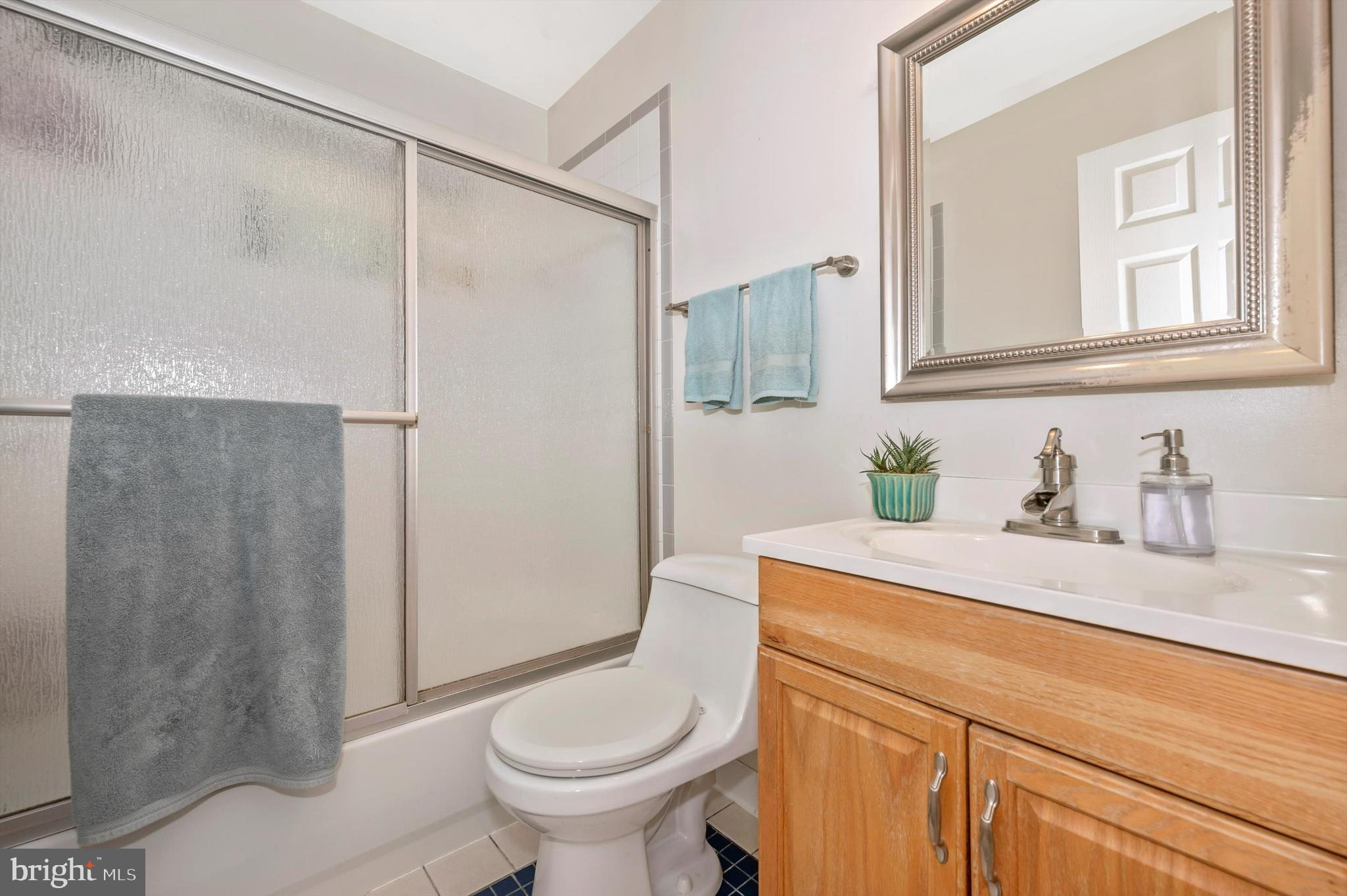 9521 Riggs Road Adelphi, MD 20783 - Photo 22 of 51 Hall Bath