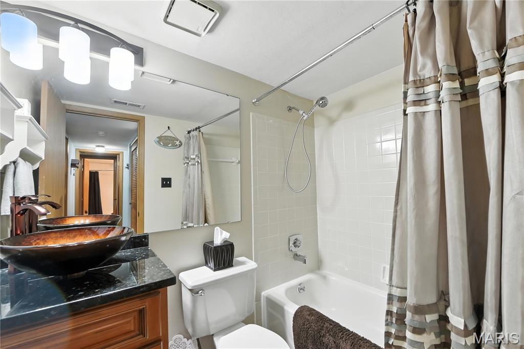 701 Ridgeside Drive, Unit F Ballwin, MO 63021 - Photo 14 of 19 Gallery Image 14