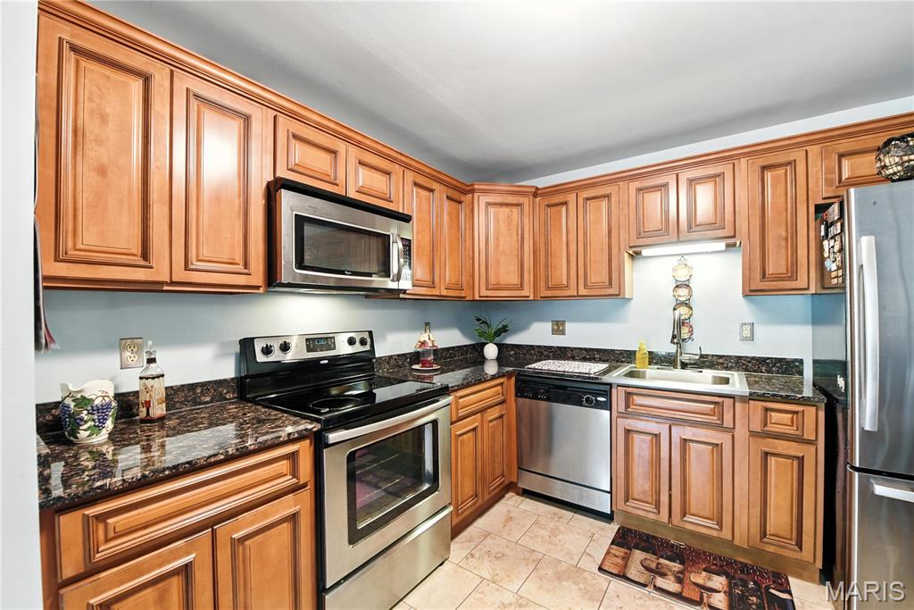 701 Ridgeside Drive, Unit F Ballwin, MO 63021 - Photo 6 of 19 Gallery Image 6