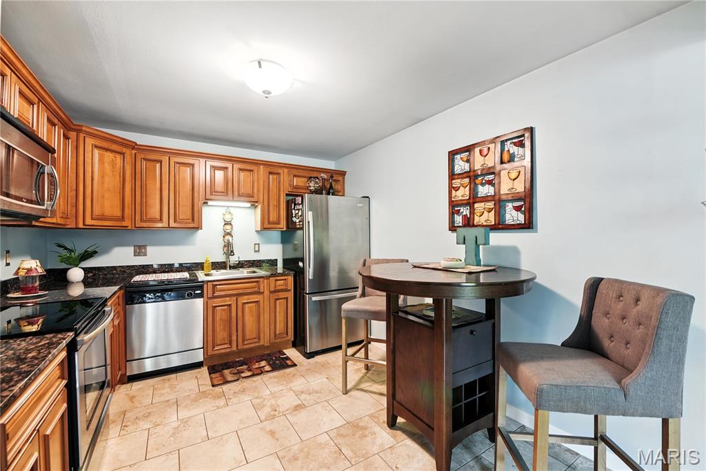 701 Ridgeside Drive, Unit F Ballwin, MO 63021 - Photo 7 of 19 Gallery Image 7