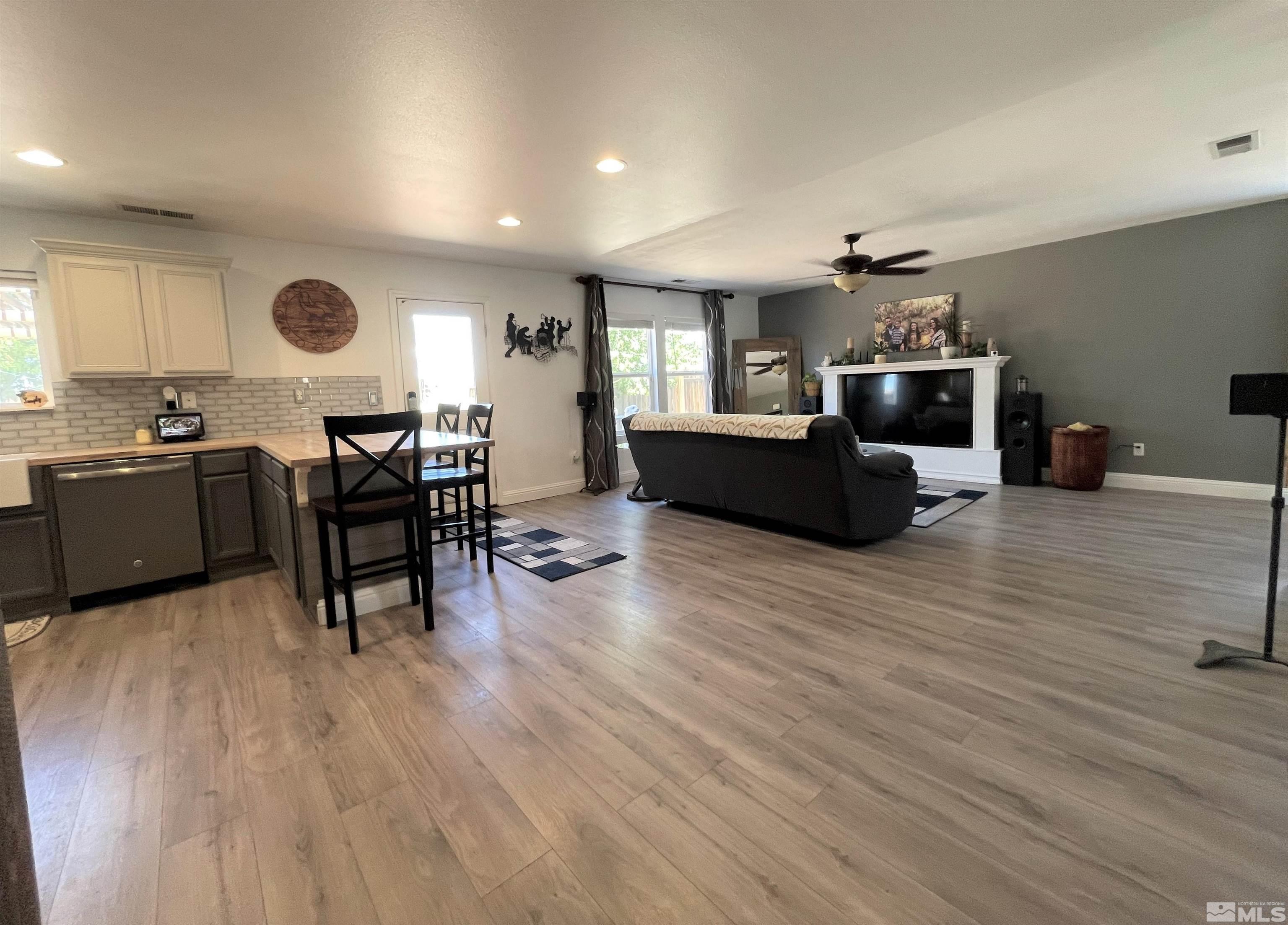 7595 Silverkist Court Reno, NV 89506 - Photo 10 of 30 Photo 10