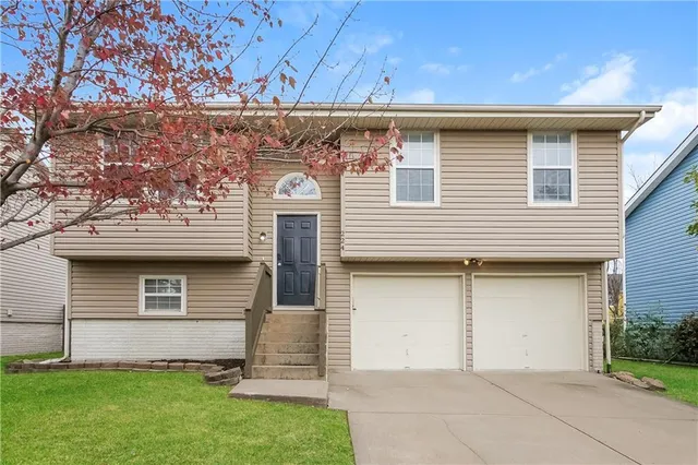 $2,105 | 224 Northwest 111th Terrace, Kansas City, MO 64155