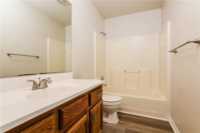 $2,105 | 224 Northwest 111th Terrace, Kansas City, MO 64155