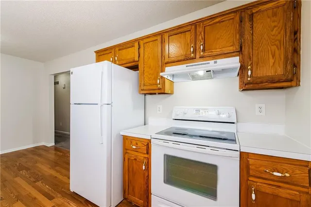 $2,105 | 224 Northwest 111th Terrace, Kansas City, MO 64155